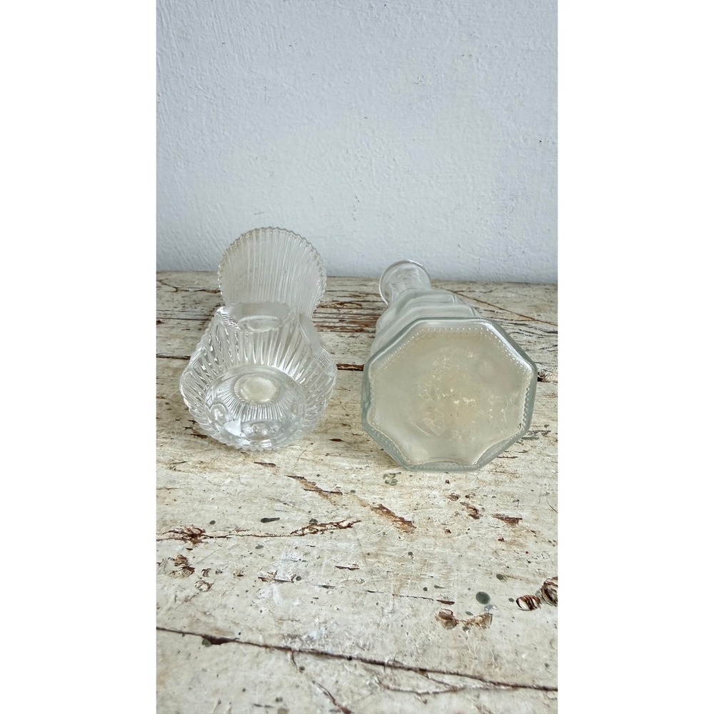 Vintage Clear Glass Bud Vase Set of 2 Ribbed Paneled Mismatched CSGA - Picture 5 of 8